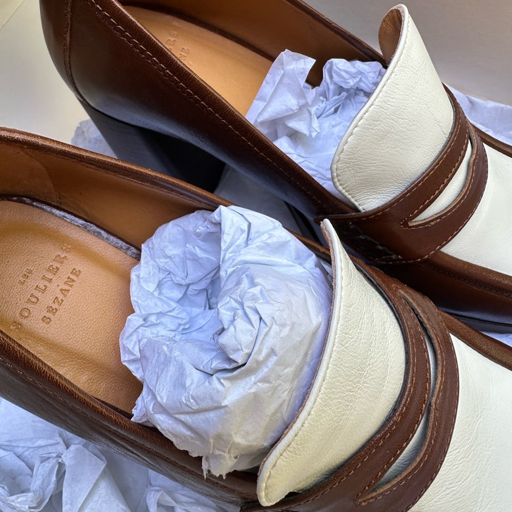 Sezane Two-Tone Brown and White Leather Block Heel Loafers - Picture 5 of 10